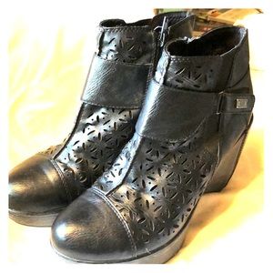 Stylish and comfortable JBU booties!